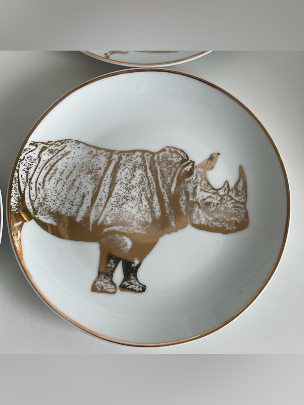 Z Gallerie Safari Animal Print Porcelain Dinner Plates Set of 4 White Gold 7.5” - Picture 4 of 8